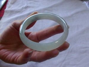 氷翡翠バングル