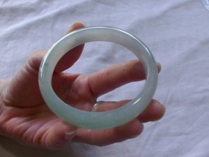 氷翡翠バングル