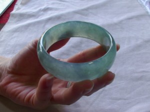 氷翡翠バングル
