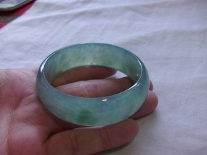 氷翡翠バングル