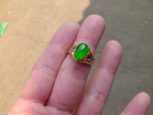 ろうかん翡翠ルース