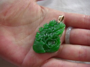 翡翠カービング