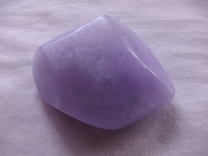 ラベンダー翡翠原石