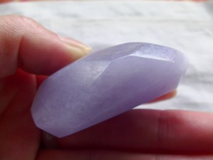 ラベンダー翡翠原石