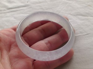 氷翡翠バングル