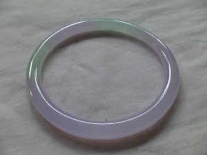 氷翡翠バングル