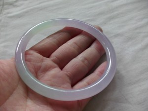 氷翡翠バングル