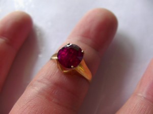 モゴク産非加熱ルビー2.5～3ct サイズ