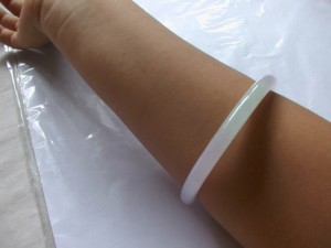 氷翡翠バングル