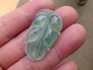 翡翠カービング