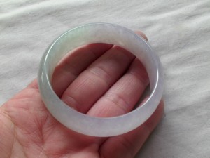 氷翡翠バングル