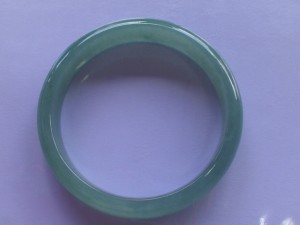 翡翠バングル