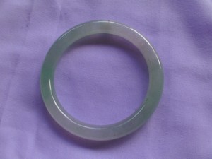 氷翡翠バングル