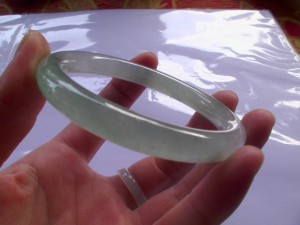 氷翡翠バングル