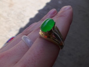 ろうかん翡翠ルース