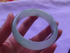 氷翡翠バングル