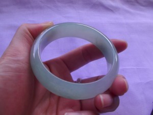 氷翡翠バングル