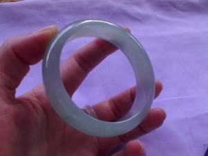 氷翡翠バングル