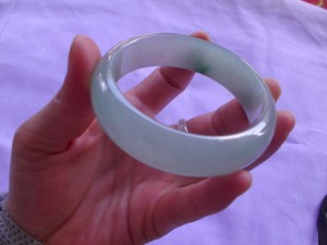 氷翡翠バングル
