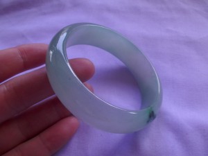 氷翡翠バングル