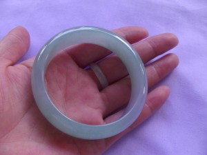 氷翡翠バングル