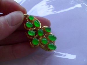 ろうかん翡翠ペンダント