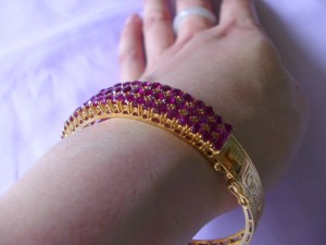 非加熱ルビーブレスレット