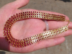 非加熱ルビーネックレス