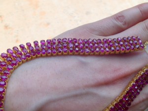 非加熱ルビーネックレス