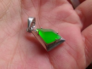 ろうかん翡翠ルース