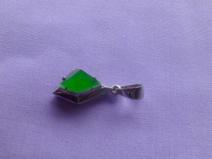 ろうかん翡翠ルース