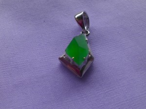 ろうかん翡翠ルース