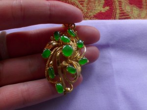 ろうかん翡翠ペンダント