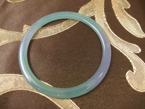 氷翡翠バングル