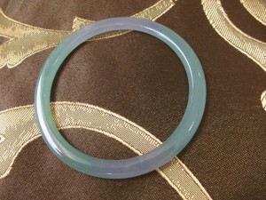 氷翡翠バングル