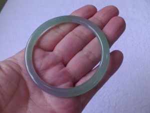 氷翡翠バングル