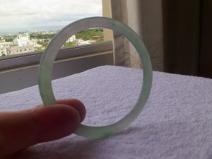 氷翡翠バングル