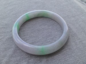 翡翠バングル
