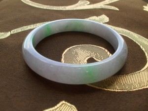 翡翠バングル