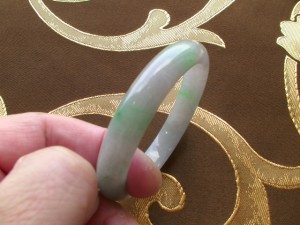 翡翠バングル