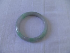 翡翠バングル