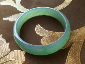 翡翠バングル