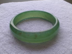 翡翠バングル