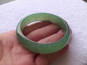 翡翠バングル