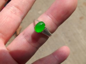 ろうかん翡翠ルース