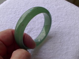 翡翠バングル