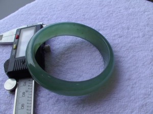 翡翠バングル