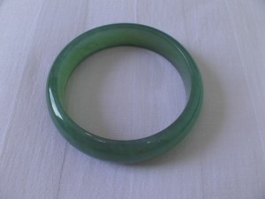 翡翠バングル