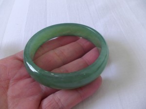 翡翠バングル