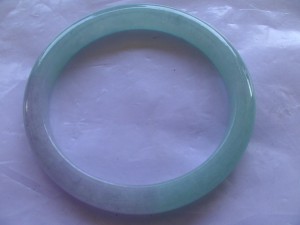 翡翠バングル